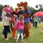 Sunshine Bear Hire greeting young children