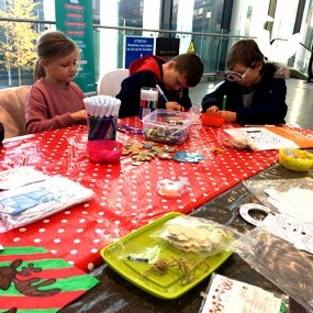 Christmas Crafts Workshop Hire