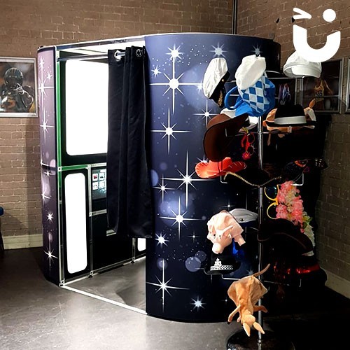 Photo Booth / Magic Selfie Mirror Hire
