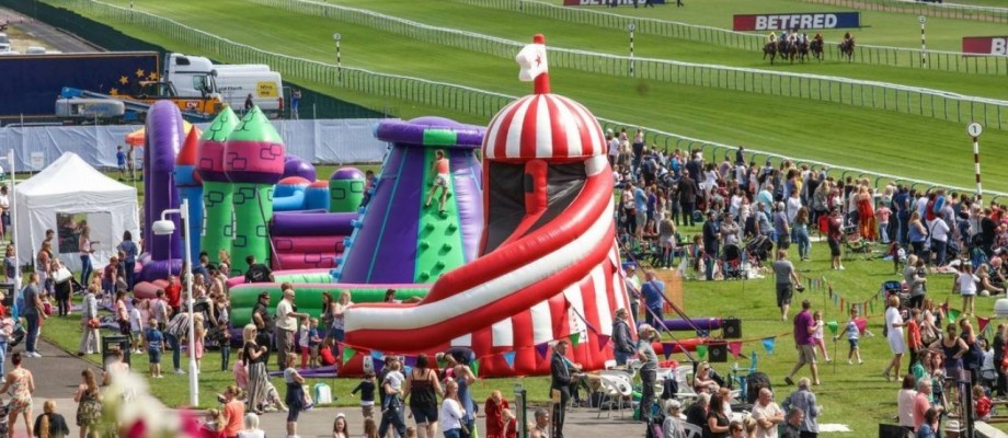 Choosing the Right Family Fun Day Package for Your Event Size