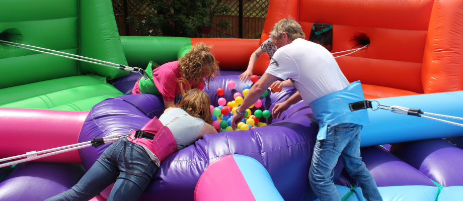 17 Exciting Entertainment Hire Ideas For Corporate & Family Fun Days