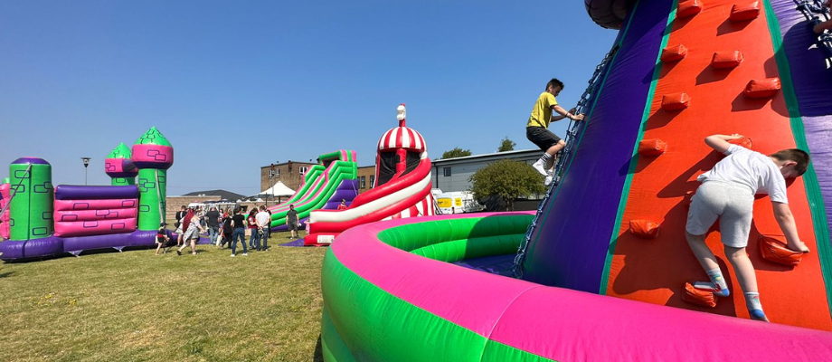 What are the benefits to having a summer event?